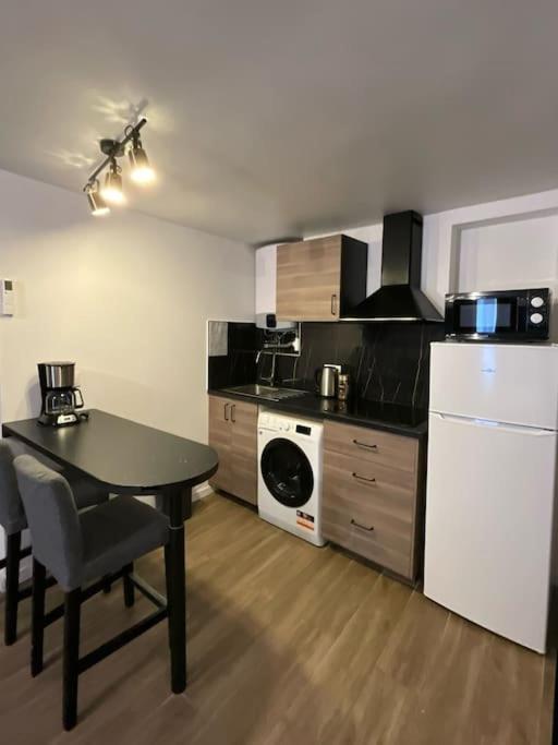Ks Paris Studio Appart Near Station Gare Du Nord And Gare De L Est Luaran gambar