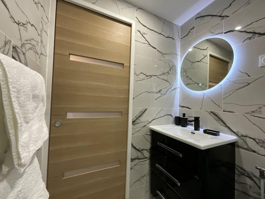 Ks Paris Studio Appart Near Station Gare Du Nord And Gare De L Est Luaran gambar